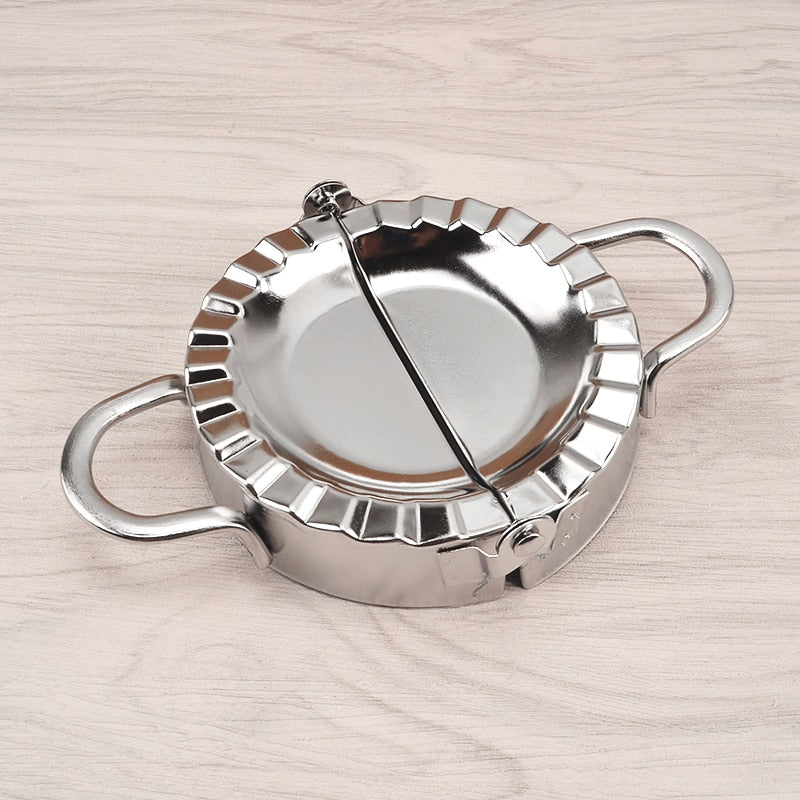 SET OF DUMPLING MOULD
