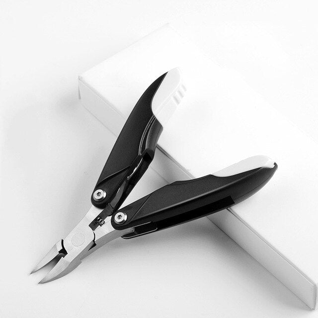FOLDING NAIL CLIPPERS