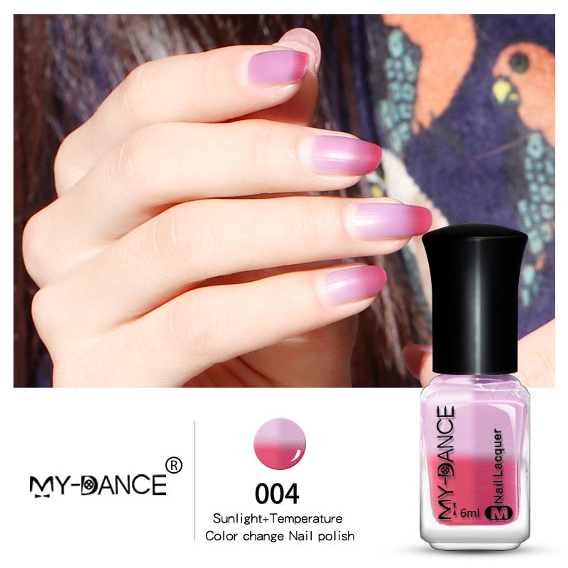 COLOURED NAIL POLISH