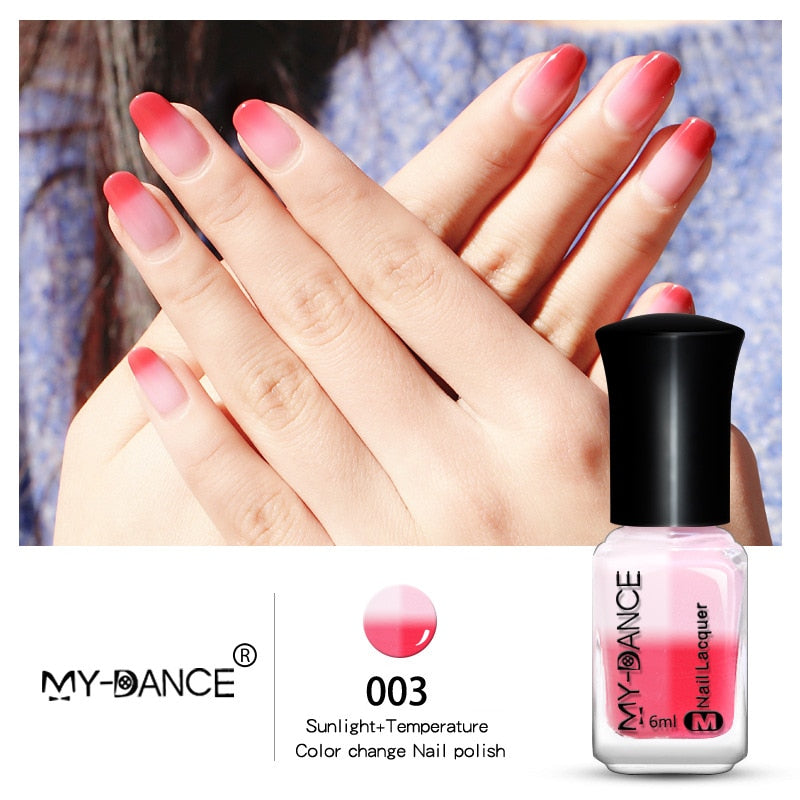 COLOURED NAIL POLISH