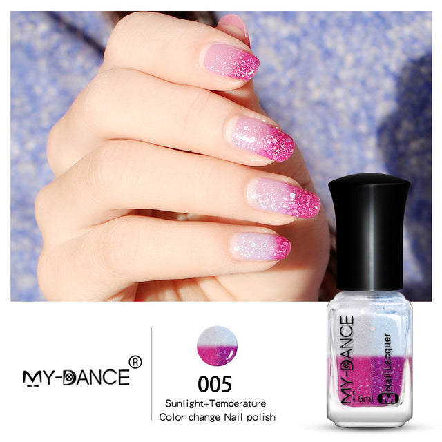 COLOURED NAIL POLISH